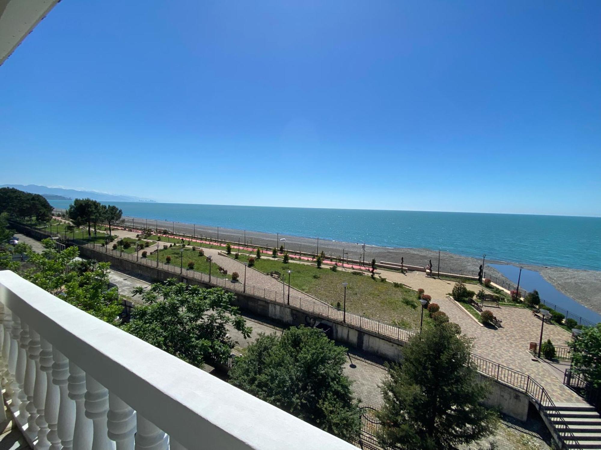 Guesthouse White Swan Kobuleti Zewnętrze zdjęcie